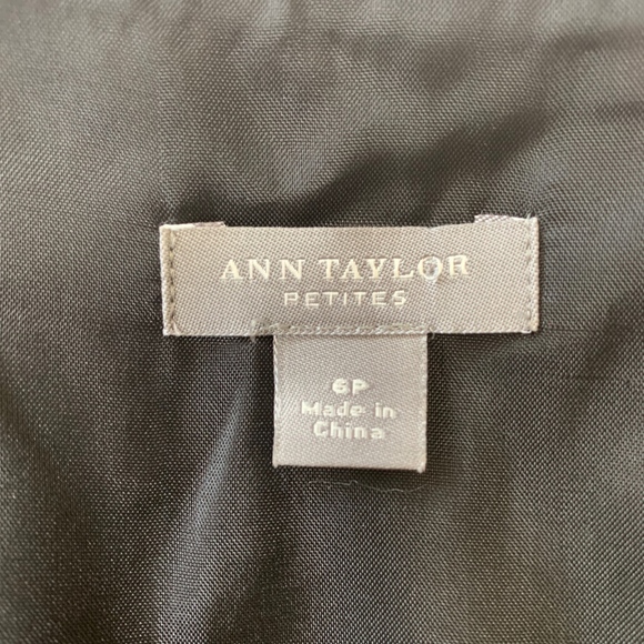 Ann Taylor Black Sleeveless V-neck Dress Size 6P - Picture 6 of 8